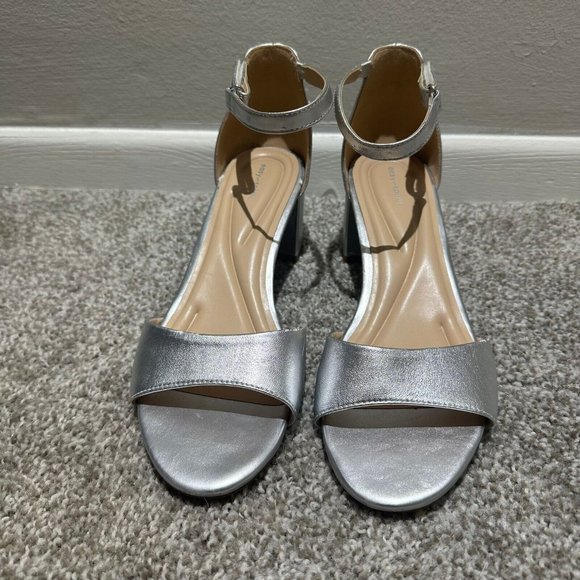 Easy Spirit Shoes - Easy Spirit Womens Daven Ankle Strap Heeled Sandals Silver Leather Heels & Pumps